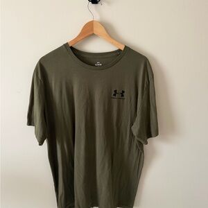 Under Armour Men's Dark Green Short Sleeve Tee